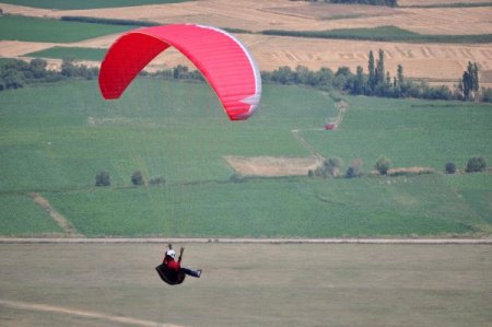 76 Yıldır Vatandaşları Ücretsiz Göklere Çıkartıyor