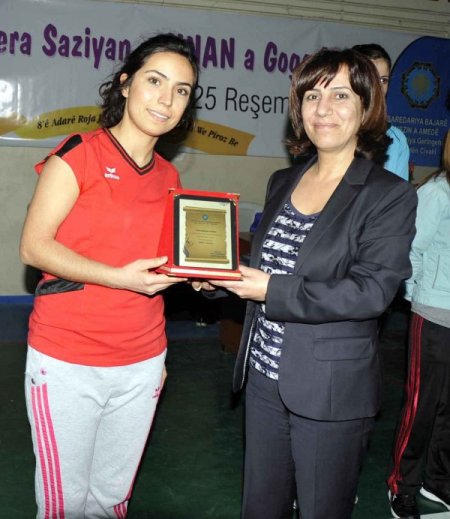 8 Mart Kadın Voleybol Turnuvası başladı