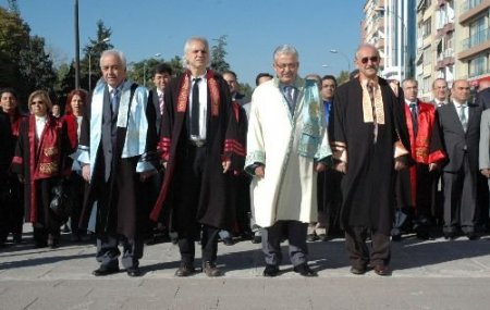 80 Bin Nüfuslu Selçuk Üniversitesi'nde Yeni Eğitim Yılı Başladı
