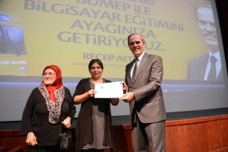 82 yaşında bilgisayar öğrendi