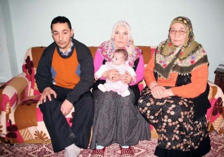 9 Aylık Şeyma Bebek Kendisine Uzanacak Yardım Elini Bekliyor