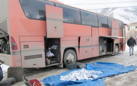 9 Bin Paket Kaçak Sigara Bulunan Otobüsün Sürücüsü Gözaltına Alındı