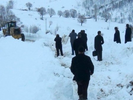 9 köy ve 27 mezranın yolu 3 gün sonra açılabildi