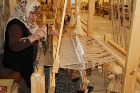 9 tasarımcıdan ehrama özel dokunuş