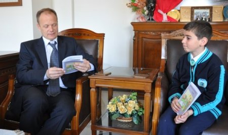 9 Yaşındaki Ömer 5 Günde Kitap Yazdı