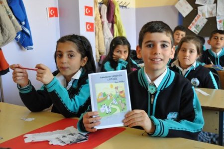 9 Yaşındaki Ömer 5 Günde Kitap Yazdı