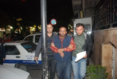 9 Yaşındaki Öz Kızını Döverek Öldüren Zanlı Yakalandı