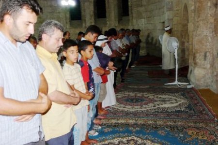90 Yıl Aradan Sonra Tarihi Ala Camii'nde Namaz Kılındı