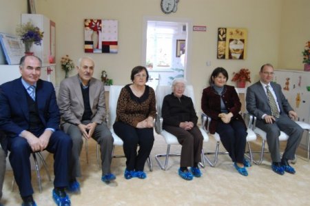 98 yaşındaki emekli öğretmen meslektaşlarıyla tecrübesini paylaştı