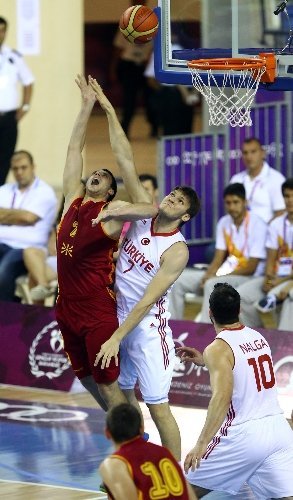 A Milli Basketbol Takımı, Tunus’la finale yükselmek için mücadele edecek