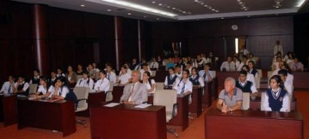 Ab Öykü Yarışması'na Katılacak Genç Kalemlere Öykü Yazma Teknikleri Anlatıldı