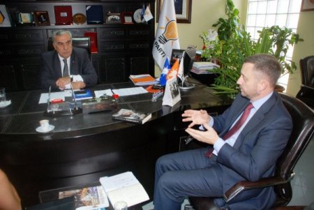 AB Türkiye Delegasyonu Müsteşarı, AK Parti İl Başkanı Akay’ı ziyaret etti