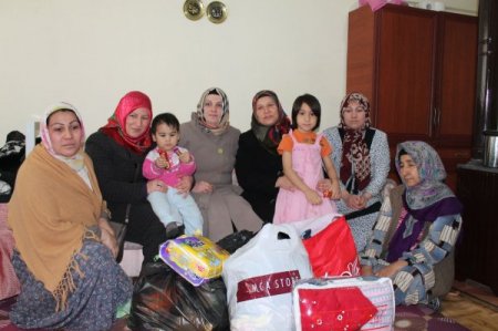 Aba Koleji sınıf annelerinden Afganlı muhacirlere yardım