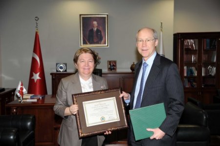 ABD Başkonsolosuş Kocaeli Üniversitesi'ni ziyaret etti