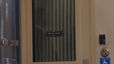 ABD Büyükelçiliği'nde Akarsu için patlama saatinde saygı duruşu