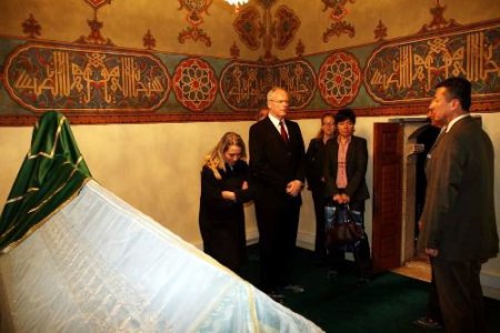 Abd Büyükelçisi Hacıbektaş Veli Türbesi'ni Ziyaret Etti