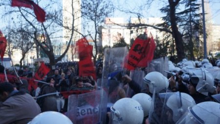 ABD Dışişleri Bakanı John Kerry’nin protesto edilmesi