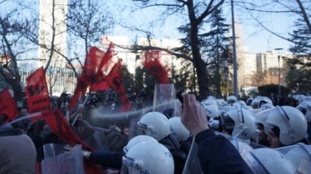 ABD Dışişleri Bakanı John Kerry’nin protesto edilmesi