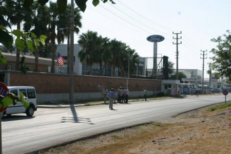 ABD Konsolosluğu duvarını siyaha boyayan bir kişi gözaltına alındı