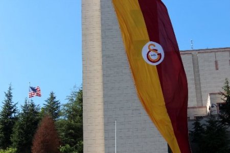 ABD Konsolosluğu'ndan bayrak jesti