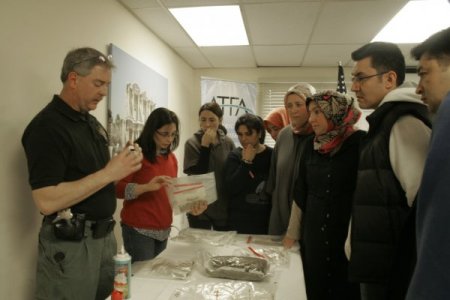 ABD polisinden Washington yaşayan Türklere uyuşturucu semineri