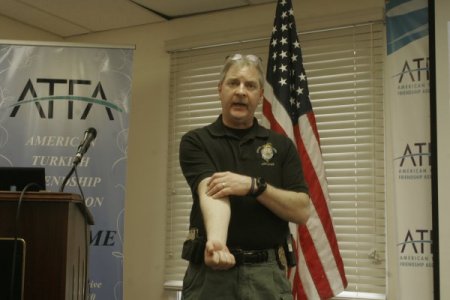 ABD polisinden Washington yaşayan Türklere uyuşturucu semineri