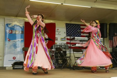 Abd’de Renkli Türk Günü Yürüşü