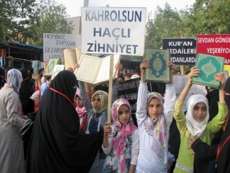 Abd'deki Kur'an Yakma Girişimi Cizre'de Protesto Edildi