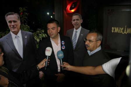 ABD'deki seçim heyecanı Adana'da yaşandı