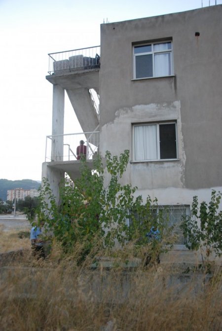 Abdest Almak İsterken Üçüncü Kattan Düşerek Öldü