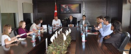 ABD’li bir grup Gaziantep’e gelerek, Suriye hakkında bilgi aldı