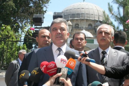 Abdullah Gül, Bebek Camii Çıkışında Terör Olaylarını Değerlendirdi