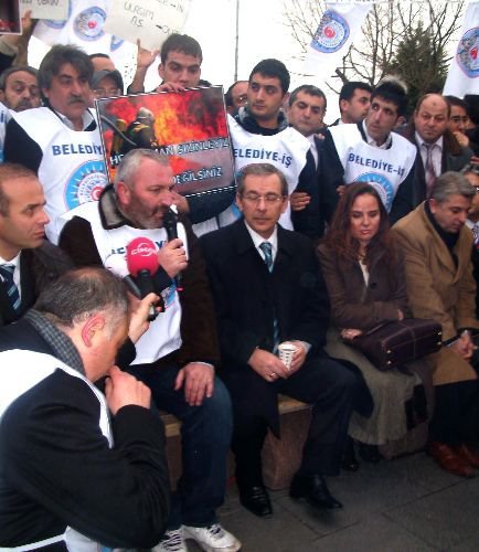 Abdüllatif Şener'den Eylem Yapan İtfaiyecilere Destek