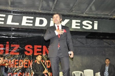 Abdurrahman Önül'den Akçakalelilere ilahi konseri