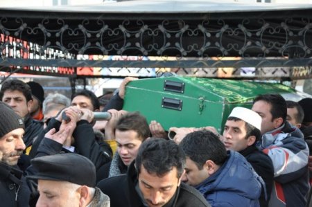 Ablasının evinde ölü bulunan doktorun cenazesi toprağa verildi