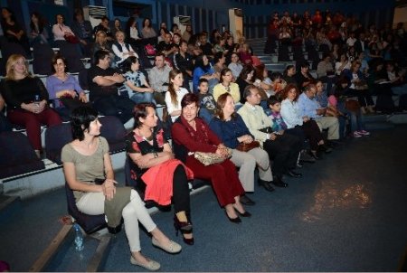 ABT belediye çalışanları için sahnede