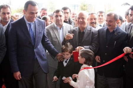 Acaristan Devlet Başkanı Varşolomidze: Türk İşadamları Batum'a Yatırım Yapsın