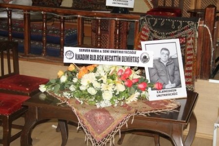 Acem Tekkesi'nde şiire doydular