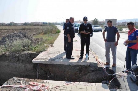 Açık bırakılan çukura düşen bedensel engelli yaralandı