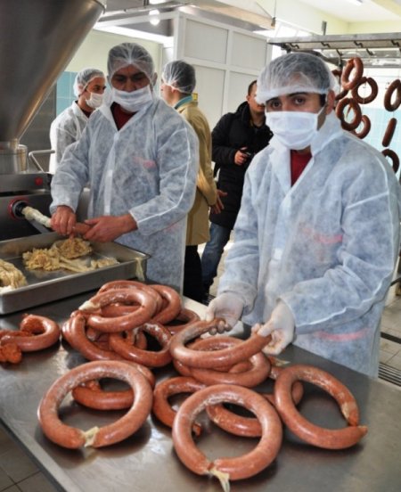 Açık cezaevi adeta bir fabrika gibi çalışıyor