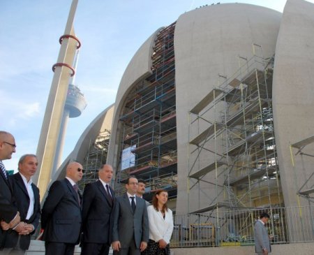 Açık Kapı Gününde Binlerce Alman Camilere Akın Etti