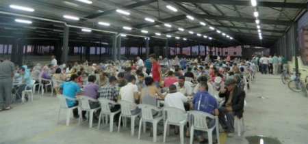 Acıpayam'da Getisad'ın Çadırında Hayırseverler İftar Veriyor