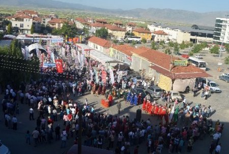 Acıpayam'da öğrenciler yararına kermes düzenlendi