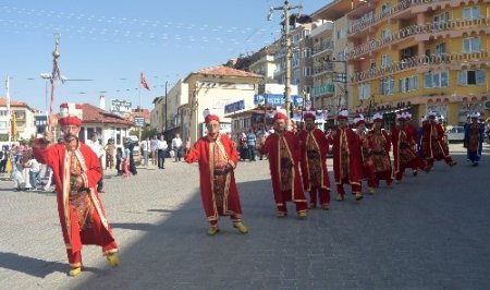 Acıpayam'da öğrenciler yararına kermes düzenlendi