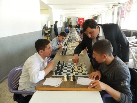 Acıpayam'da satranç turnuvası yapıldı