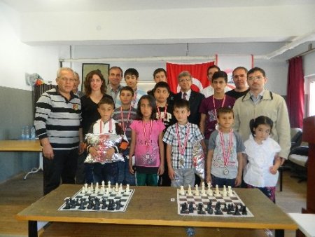 Acıpayam'da satranç turnuvası yapıldı