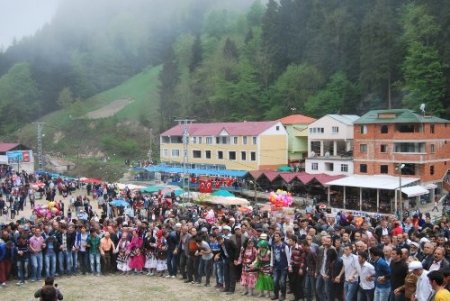 Acısu Hıdrellez Kültür ve Bahar Şenliği renkli görüntülere sahne oldu