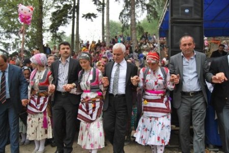 Acısu Hıdrellez Kültür ve Bahar Şenliği renkli görüntülere sahne oldu