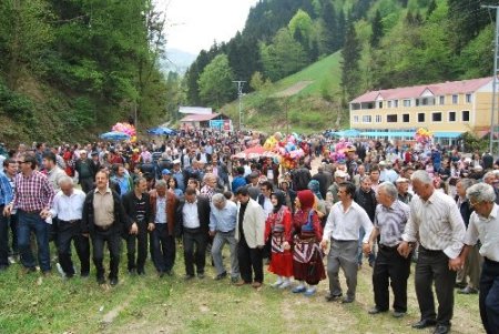 Acısu Hıdrellez Kültür ve Bahar Şenliği renkli görüntülere sahne oldu