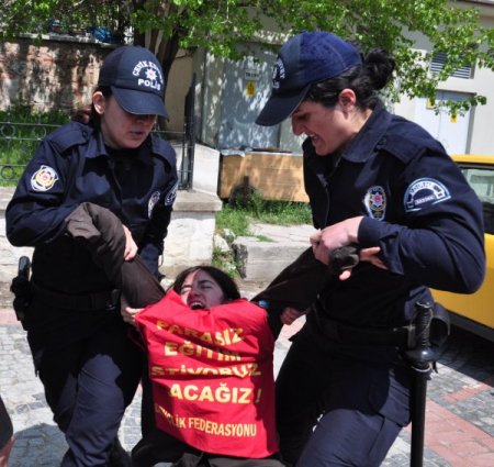 Açlık Grevi İçin Çadır Kuran Eylemcilere Polis Müdahale Etti